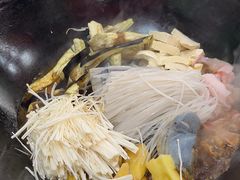 -边江铁锅炖鱼(振八街店)