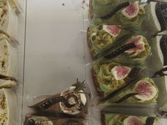 -王府井百货熙地港店