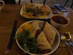 鲜柚芒果沙拉-HELLO 27 意面·沙拉·帕尼尼