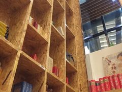 -新华里咖啡书吧(新华书店小寨店)