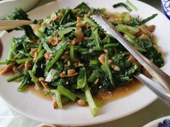 小白菜炒黄蘑-小城家宴