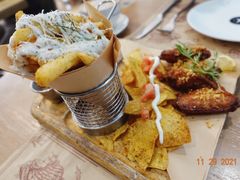 -Mark&Mars Restaurant