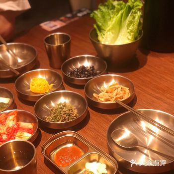 「韩式炸鸡翅」「烤青花鱼」「蟹籽手抓饭」 蟹籽手抓饭