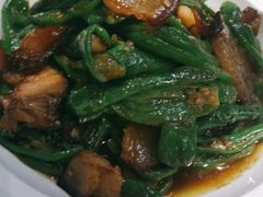 -黄泥岗·地道湖北菜(奥特莱斯店)