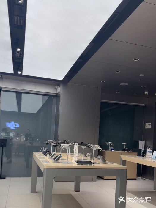 DJI大疆(深圳华强北曼哈授权体验店)图片
