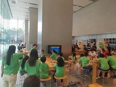 -Apple零售店(华贸购物中心店)