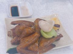 烧乳鸽-沙田新强记烧鹅海鲜酒家