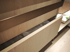 -桔子酒店(上海西藏北路地铁站店)