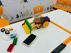 -艾克瑞特机器人教育(金狮校区)