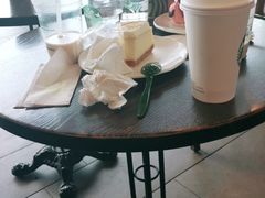 -星巴克臻选(盐城金鹰聚龙湖店)