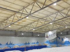 -乔波室内滑雪场