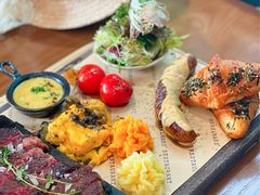 -Mark&Mars Restaurant
