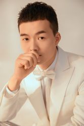 点击看大图 -挪娅婚纱摄影皇家会所