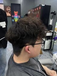 -藤野造型烫发染发