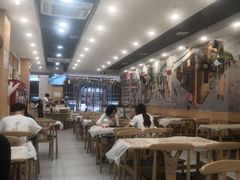大堂-江城燕子大排档(江汉路步行街店)