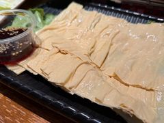 凉拌现做豆油皮-鱼头泡饭·湖北菜·非物质文化遗产(岳家嘴总店)
