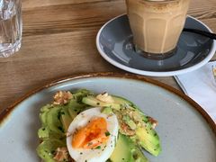 牛油果煮蛋吐司-RAC BAR(安福路店)