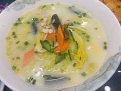 -三江源美食城