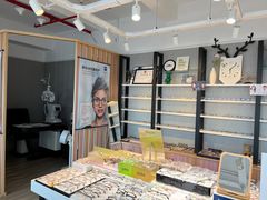 -瑞司视光眼镜·蔡司战略合作眼镜店(新街口店)