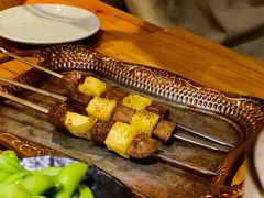 香烤牛舌-阿里家·新疆烤肉酒場 by MIG
