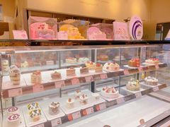 面包甜点陈列柜-巴黎贝甜(宜山路店)