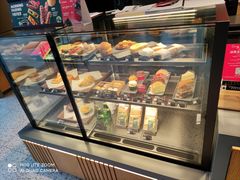 面包甜点陈列柜-星巴克(天津工华道智慧山店)