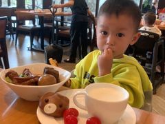 -亚龙湾希尔顿自助餐厅·海鲜·烧烤·沙滩BBQ·现场乐队