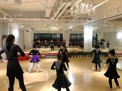 -炫艺舞蹈培训中心(枫尚奥特莱斯店)