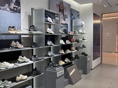 -SALOMON萨洛蒙(长沙国金街店)
