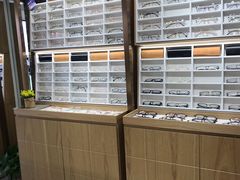 -视野联行眼镜·蔡司授权店(长白万象汇店)