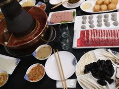 -楼外楼大刀肉传统火锅居(幸福街店)