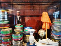 -Nathalie Djurberg与Hans Berg“牛皮纸包裹的月亮”-Prada荣宅当季展览