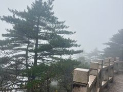 -黄山光明顶山庄