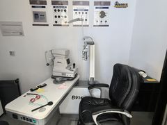 -博士眼镜集团石人工眼镜(虹口万泰店)