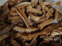 -佬钱湾仔(衣裳街店)