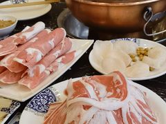 -楼外楼大刀肉传统火锅居(繁荣路店)