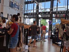 -lululemon(比斯特购物村店)