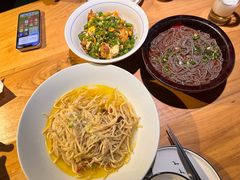 -帅巴人舅母子腊蹄民俗村