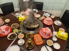 -洞庭洲·防空洞火锅·烧烤·铜锅涮肉(新百广场店)
