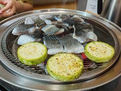 -围炉肉舍•炭烤活鳗•丹东海鲜烤肉(步行街店)