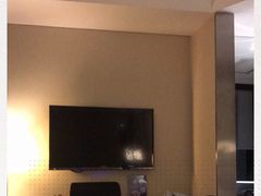 -桔子酒店(上海西藏北路地铁站店)