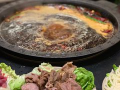 耙牛肉-茅草房·河畔园林火锅