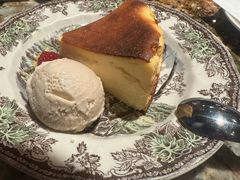 布朗石烤巴斯克芝士蛋糕-BROWNSTONE布朗石西班牙餐厅(富城店)