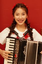 -现代经典婚纱摄影