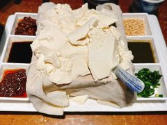 -95号酱骨·一块豆腐(展春园西路店)