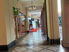 -王府井奥莱临潼小镇(临潼店)