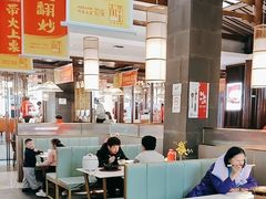 -阿瓦山寨·湘菜现炒·剁椒鱼头王(咸阳总店)