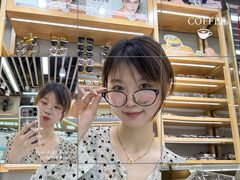 -三叶眼镜城批发市场(上海火车站店)
