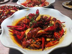 油焖小龙虾-冰冰龙虾·江湖菜·花园江景餐厅