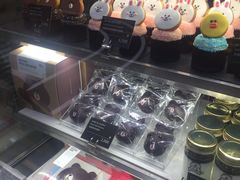 -LINE FRIENDS Garosu-gil Flagship Store